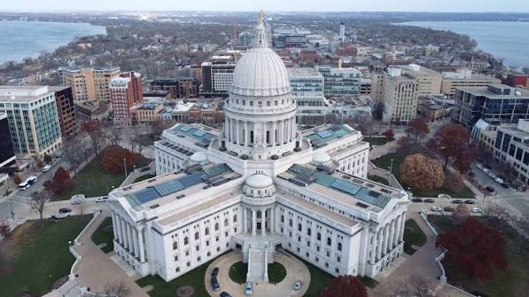 Aerial picture of the Wisconsin State Capitol